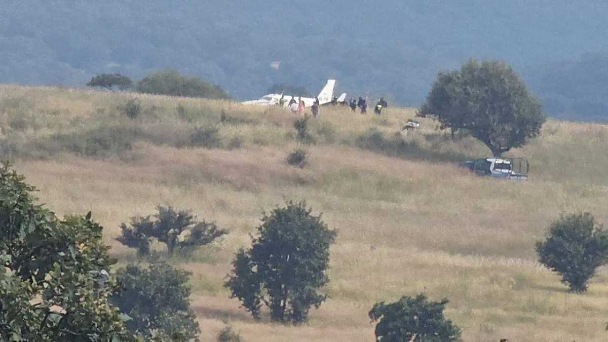 avioneta aterriza de emergencia